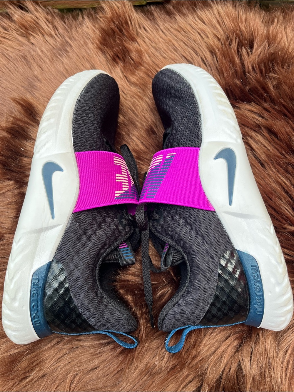 Nike Renew In-Season TR 9 Training Sneakers - Picture 6 of 12